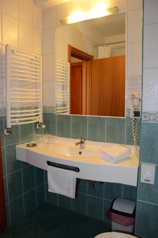 בוקרשט Hotel Dan מראה חיצוני תמונה