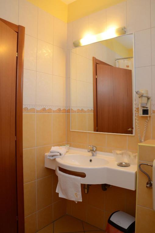 בוקרשט Hotel Dan חדר תמונה